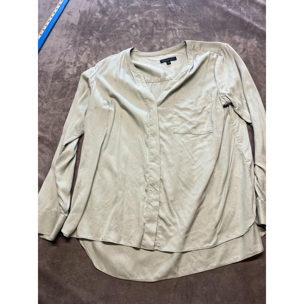 Banana Republic Top Womens Large Gray V-Neck Button Up Long Sleeve Shirt